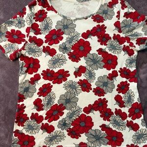 White Stag Red and Gray Floral Short Sleeve Top